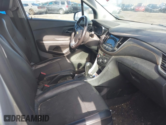 2019 Chevrolet Trax LT with VIN KL7CJPSB8KB830991, listed as a IAAI auction lot 40839908 with 89,981 mi miles. Bid and sale history available at carsss.com. Image 5.