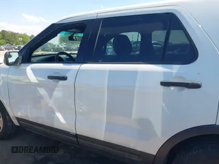 2016 Ford Police Interceptor Utility z VIN 1FM5K8AR3GGB43369, wystawiony jako IAAI lot #42209250 z przebiegiem 118 090 mil mil oraz . Historia ofert i sprzedaży dostępna na DreamBid. Obrazek 14.
