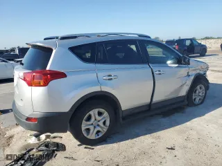 2014 Toyota RAV4 LE with VIN JTMZFREV3ED034268, listed as a Copart auction lot 50402665 with 139,264 mi miles and Salvage Title. Bid and sale history available at carsss.com. Image 3.
