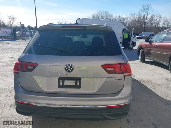 2024 Volkswagen Tiguan S with VIN 3VVFB7AX3RM045163, listed as a IAAI auction lot 41280613 with 7,705 mi miles. Bid and sale history available at carsss.com. Image 16.