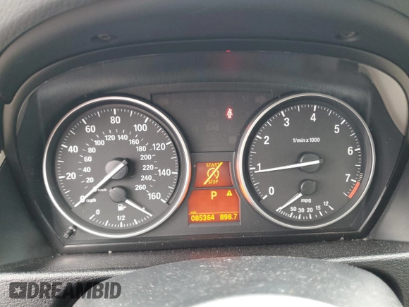2013 BMW X1 xDrive28i with VIN WBAVL1C59DVR85902, listed as a Copart auction lot 47972795 with 85,364 mi miles and Salvage Title. Bid and sale history available at carsss.com. Image 9.