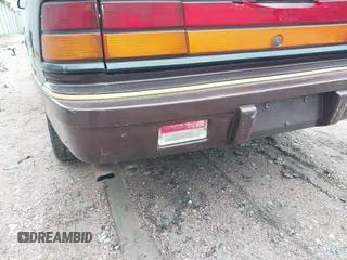 1995 Chrysler LeBaron z VIN 1C3EU4538SF504479, wystawiony jako IAAI lot #42045815 z przebiegiem 102 042 mil mil oraz . Historia ofert i sprzedaży dostępna na DreamBid. Obrazek 6.