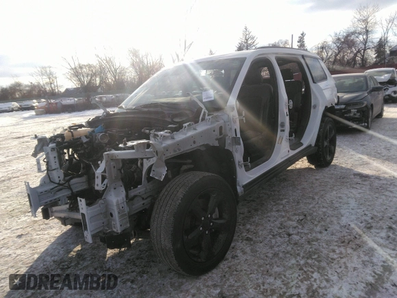 2021 Jeep Grand Cherokee Altitude with VIN 1C4RJKAG6M8186114, listed as a IAAI auction lot 41357671 with Not provided miles and . Bid and sale history available at DreamBid. Image 2.