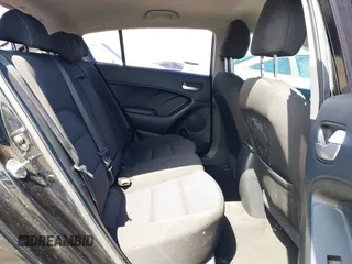 2017 Kia Forte LX z VIN KNAFK5A84H5696833, wystawiony jako IAAI lot #42024006 z przebiegiem 96 414 mil mil oraz . Historia ofert i sprzedaży dostępna na DreamBid. Obrazek 8.