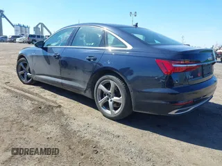 2024 Audi A6 Premium z VIN WAUD3BF23RN039157, wystawiony jako IAAI lot #42027973 z przebiegiem 11 331 mil mil oraz . Historia ofert i sprzedaży dostępna na DreamBid. Obrazek 3.