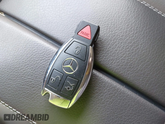2013 Mercedes-Benz GLK with VIN WDCGG5HBXDG016369, listed as a IAAI auction lot 40325129 with 121,422 mi miles. Bid and sale history available at carsss.com. Image 11.