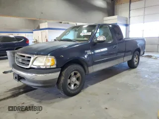 2002 Ford F-150 XL with VIN 1FTRX17W82NB92227, listed as a Copart auction lot 83907874 with 276,681 mi miles and Clean Title. Bid and sale history available at carsss.com. Image 1.