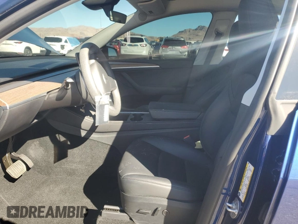 2023 Tesla Model Y Long Range z VIN 7SAYGDEE2PF908622, wystawiony jako Copart lot #47228145 z przebiegiem 10 639 mil mil oraz Szkoda całkowita • Salvage title. Historia ofert i sprzedaży dostępna na DreamBid. Obrazek 7.