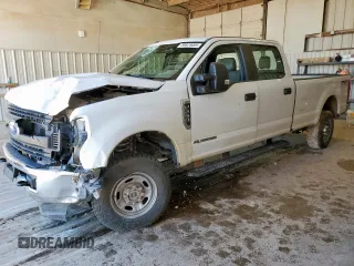 2018 Ford F-250 XL z VIN 1FT7W2BT5JEC78073, wystawiony jako Copart lot #59879005 z przebiegiem 111 761 mil mil oraz Szkoda całkowita • Salvage title. Historia ofert i sprzedaży dostępna na DreamBid. Obrazek 1.