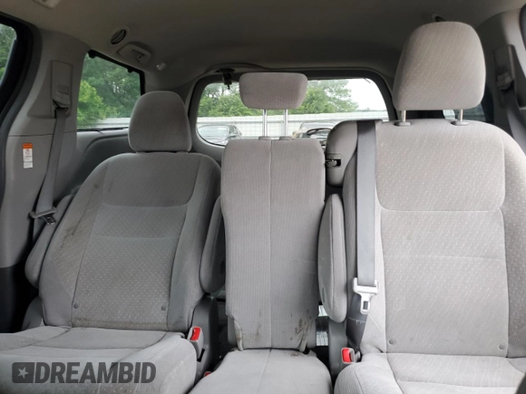 2018 Toyota Sienna LE Auto Access Seat with VIN 5TDKZ3DC1JS952847, listed as a Copart auction lot 62148985 with 98,950 mi miles and Salvage title. Bid and sale history available at DreamBid. Image 10.
