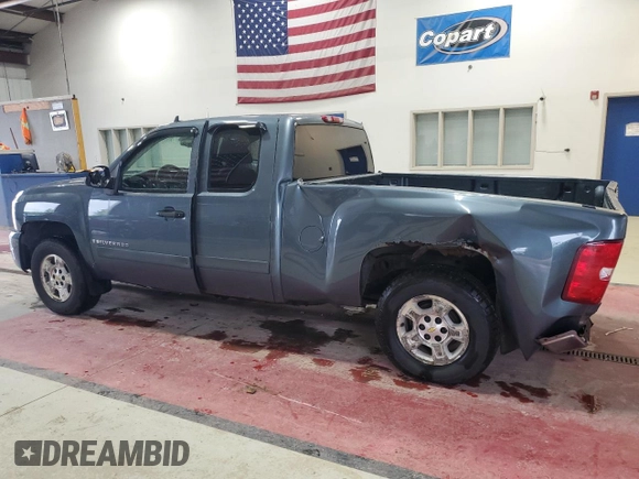 2007 Chevrolet Silverado 1500 LT w/1LT with VIN 2GCEC19J971592270, listed as a Copart auction lot 62802494 with 127,983 mi miles and Non Repairable. Bid and sale history available at carsss.com. Image 2.