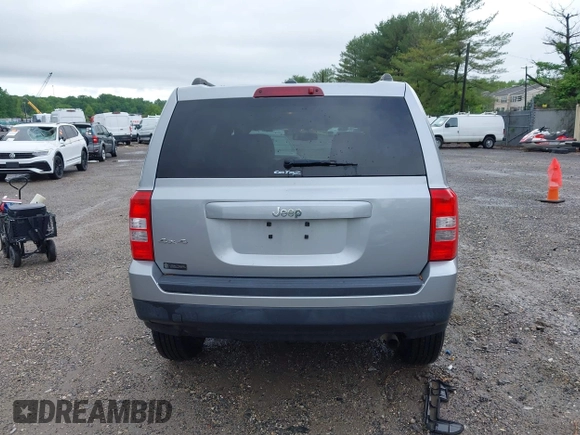 2017 Jeep Patriot Sport SE z VIN 1C4NJRBB8HD122051, wystawiony jako IAAI lot #42274843 z przebiegiem 63 122 mil mil oraz . Historia ofert i sprzedaży dostępna na DreamBid. Obrazek 16.
