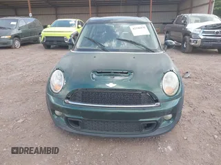 2011 MINI Clubman S z VIN WMWZG3C56BTY37202, wystawiony jako IAAI lot #42346839 z przebiegiem 112 391 mil mil oraz . Historia ofert i sprzedaży dostępna na DreamBid. Obrazek 6.
