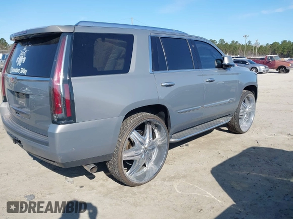 2018 Cadillac Escalade Luxury z VIN 1GYS3BKJ8JR378155, wystawiony jako IAAI lot #41735073 z przebiegiem 97 739 mil mil oraz . Historia ofert i sprzedaży dostępna na DreamBid. Obrazek 4.