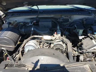 1999 GMC Suburban with VIN 3GKFK16R0XG511301, listed as a IAAI auction lot 41946753 with 231,650 mi miles and . Bid and sale history available at DreamBid. Image 10.