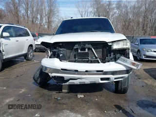 2005 Chevrolet Silverado 1500 LS with VIN 2GCEK13T151233103, listed as a IAAI auction lot 41656738 with 216,008 mi miles. Bid and sale history available at carsss.com. Image 13.