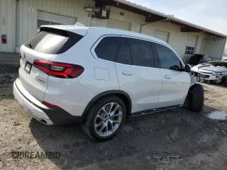 2023 BMW X5 xDrive40i with VIN 5UXCR6C04P9P97021, listed as a Copart auction lot 49247845 with 44,268 mi miles and Salvage Title. Bid and sale history available at DreamBid. Image 3.