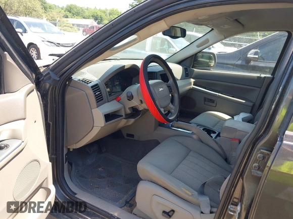 2005 Jeep Grand Cherokee Laredo с VIN 1J4HR48N65C530330, выставлен на аукционе IAAI как лот 42733901 с пробегом 177 349 миль миль и . История ставок и продаж доступна на DreamBid. Изображение 5.