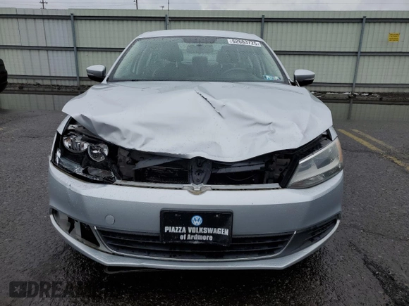 2013 Volkswagen Jetta SE with VIN 3VWDP7AJ9DM448489, listed as a Copart auction lot 62683725 with 178,931 mi miles and Salvage title. Bid and sale history available at DreamBid. Image 5.