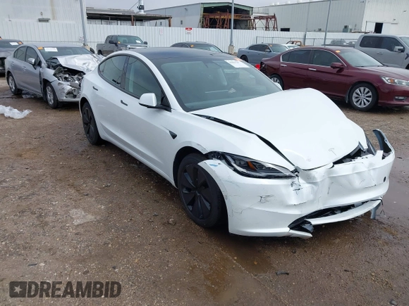 2025 Tesla Model 3 Long Range z VIN 5YJ3E1EB9SF904223, wystawiony jako IAAI lot #41611201 z przebiegiem 690 mil mil oraz . Historia ofert i sprzedaży dostępna na DreamBid. Obrazek 1.