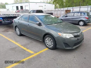 2012 Toyota Camry L z VIN 4T1BF1FK4CU530650, wystawiony jako IAAI lot #42275744 z przebiegiem 189 490 mil mil oraz . Historia ofert i sprzedaży dostępna na DreamBid. Obrazek 1.