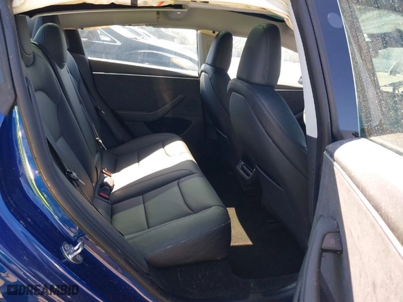 2025 Tesla Model 3 Long Range with VIN 5YJ3E1EB9SF886175, listed as a IAAI auction lot 41648473 with 395 mi miles. Bid and sale history available at carsss.com. Image 8.