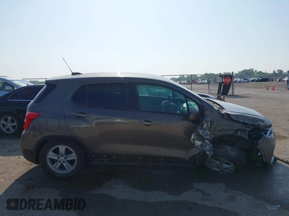 2020 Chevrolet Trax LS z VIN KL7CJKSB4LB334834, wystawiony jako IAAI lot #42332641 z przebiegiem 57 195 mil mil oraz . Historia ofert i sprzedaży dostępna na DreamBid. Obrazek 13.