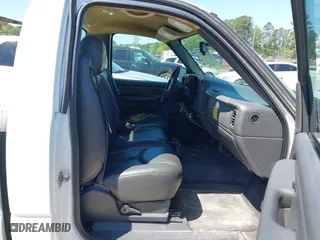 2006 Chevrolet Silverado 1500 Work Truck with VIN 1GCEC14Z86E231669, listed as a IAAI auction lot 42007021 with 160,427 mi miles. Bid and sale history available at carsss.com. Image 5.