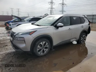 2021 Nissan Rogue SV z VIN JN8AT3BB8MW216116, wystawiony jako Copart lot #51358825 z przebiegiem 107 144 mil mil oraz Szkoda całkowita • Salvage title. Historia ofert i sprzedaży dostępna na DreamBid. Obrazek 1.