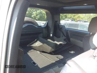 2025 Land Rover Defender X-Dynamic SE with VIN SALE26EU3S2433634, listed as a IAAI auction lot 42669947 with 729 mi miles and . Bid and sale history available at DreamBid. Image 8.