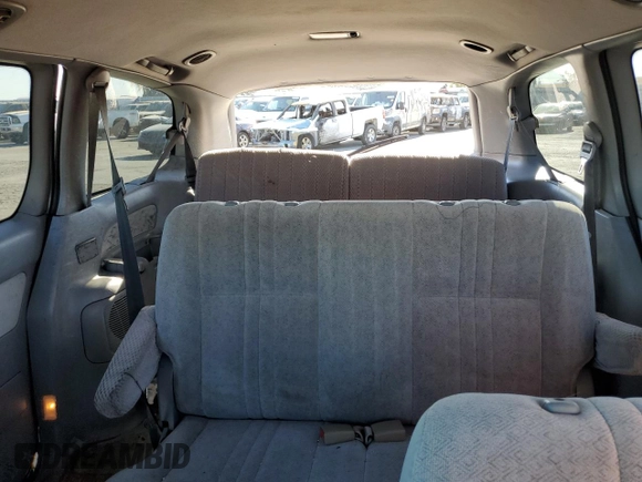 2000 Toyota Sienna CE with VIN 4T3ZF19C9YU222343, listed as a Copart auction lot 69520224 with 524,710 mi miles and Salvage Title. Bid and sale history available at carsss.com. Image 10.