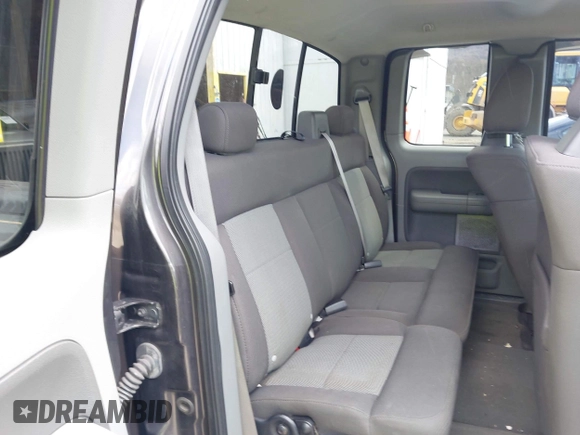 2006 Ford F-150 XLT with VIN 1FTPX14506NB16011, listed as a IAAI auction lot 41970983 with 211,235 mi miles. Bid and sale history available at carsss.com. Image 8.