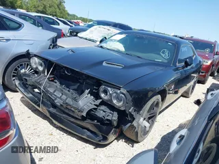 2017 Dodge Challenger R/T z VIN 2C3CDZBT8HH606039, wystawiony jako IAAI lot #40267305 z przebiegiem 69 024 mil mil oraz . Historia ofert i sprzedaży dostępna na DreamBid. Obrazek 17.