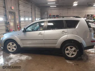 2008 Mitsubishi Outlander LS with VIN JA4MT31X08Z013323, listed as a IAAI auction lot 41588791 with 107,357 mi miles. Bid and sale history available at carsss.com. Image 13.