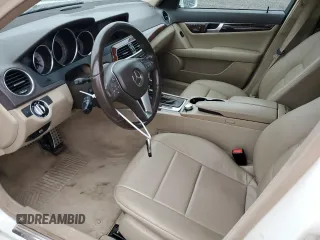 2012 Mercedes-Benz C 350 z VIN WDDGF8JB9CA710837, wystawiony jako Copart lot #82681474 z przebiegiem 130 815 mil mil oraz Szkoda całkowita • Salvage title. Historia ofert i sprzedaży dostępna na DreamBid. Obrazek 7.