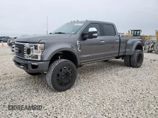 2022 Ford Super Duty F-450 DRW XL with VIN 1FT8W4DT8NEC09929, listed as a Copart auction lot 46081755 with 32,915 mi miles and Salvage Title. Bid and sale history available at carsss.com. Image 1.
