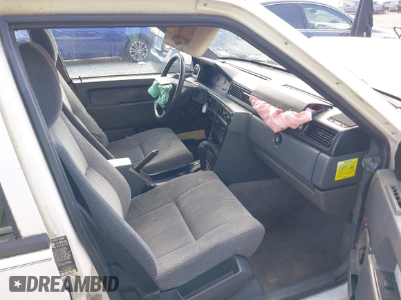 1994 Volvo 900 GLS with VIN YV1JS883XR3145743, listed as a IAAI auction lot 42216858 with 193,685 mi miles and . Bid and sale history available at DreamBid. Image 5.