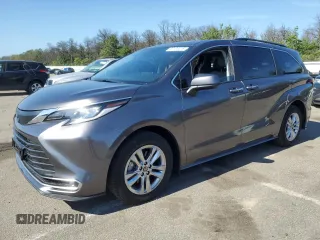 2022 Toyota Sienna XLE with VIN 5TDJRKECXNS113015, listed as a Copart auction lot 62104415 with 39,316 mi miles and Clean title. Bid and sale history available at DreamBid. Image 1.