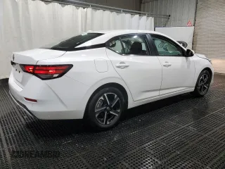 2025 Nissan Sentra SV z VIN 3N1AB8CVXSY255562, wystawiony jako Copart lot #59797455 z przebiegiem 18 544 mil mil oraz Czysty tytuł • Clean title. Historia ofert i sprzedaży dostępna na DreamBid. Obrazek 3.