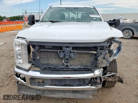 2023 Ford F-250 XL z VIN 1FT7W2BT8PEC30883, wystawiony jako Copart lot #62118535 z przebiegiem 47 949 mil mil oraz Szkoda całkowita • Salvage title. Historia ofert i sprzedaży dostępna na DreamBid. Obrazek 5.