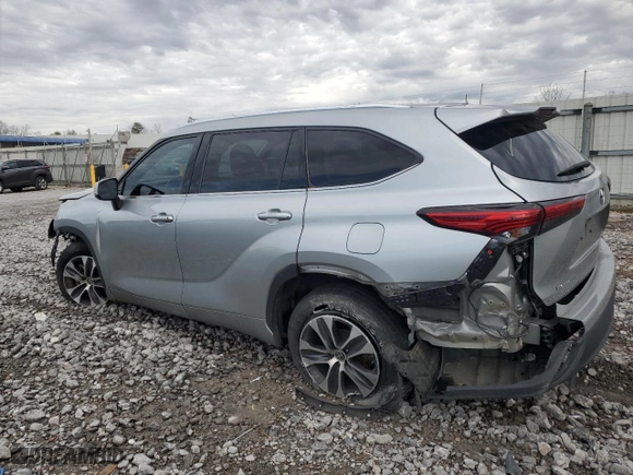 2020 Toyota Highlander XLE with VIN 5TDGZRAH6LS030621, listed as a Copart auction lot 43591905 with 130,403 mi miles and Salvage Title. Bid and sale history available at carsss.com. Image 2.