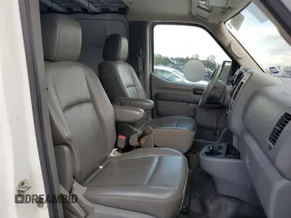 2019 Nissan NV Cargo S z VIN 1N6BF0KM5KN804403, wystawiony jako Copart lot #72478554 z przebiegiem 120 573 mil mil oraz Tytuł czysty. Historia ofert i sprzedaży dostępna na DreamBid. Obrazek 11.