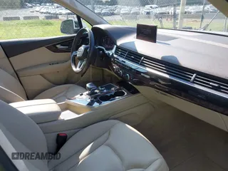 2017 Audi Q7 Premium Plus z VIN WA1LAAF74HD023137, wystawiony jako IAAI lot #42589949 z przebiegiem 75 860 mil mil oraz . Historia ofert i sprzedaży dostępna na DreamBid. Obrazek 5.