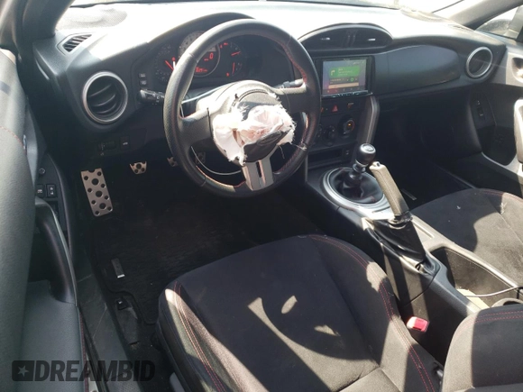 2013 Scion FR-S z VIN JF1ZNAA12D1720198, wystawiony jako Copart lot #59119465 z przebiegiem 85 291 mil mil oraz Czysty tytuł • Clean title. Historia ofert i sprzedaży dostępna na DreamBid. Obrazek 8.