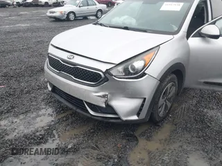 2017 Kia Niro LX with VIN KNDCB3LC7H5055073, listed as a IAAI auction lot 41517938 with 134,586 mi miles. Bid and sale history available at carsss.com. Image 12.