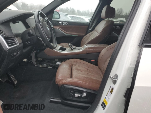 2020 BMW X5 M50i with VIN 5UXJU4C08L9C39129, listed as a Copart auction lot 48999914 with 32,851 mi miles and Salvage Title. Bid and sale history available at carsss.com. Image 7.
