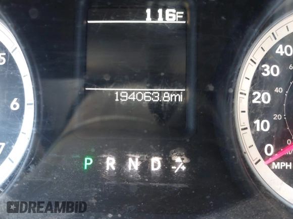 2013 Ram 1500 Express z VIN 1C6RR7FT3DS567540, wystawiony jako IAAI lot #42003705 z przebiegiem 194 063 mil mil oraz . Historia ofert i sprzedaży dostępna na DreamBid. Obrazek 7.