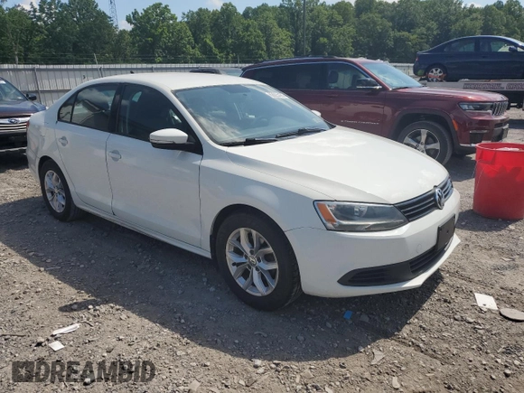 2014 Volkswagen Jetta SE with VIN 3VWD17AJ4EM265925, listed as a Copart auction lot 63925425 with 135,347 mi miles and Clean title. Bid and sale history available at DreamBid. Image 4.