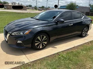 2022 Nissan Altima SV z VIN 1N4BL4DV0NN308170, wystawiony jako Copart lot #58983465 z przebiegiem 92 903 mil mil oraz Czysty tytuł • Clean title. Historia ofert i sprzedaży dostępna na DreamBid. Obrazek 2.