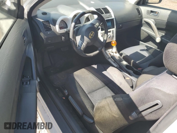 2008 Scion tC Spec z VIN JTKDE167480234496, wystawiony jako Copart lot #50149375 z przebiegiem 157 625 mil mil oraz Szkoda całkowita • Salvage title. Historia ofert i sprzedaży dostępna na DreamBid. Obrazek 8.
